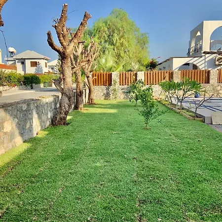 Casa Blanca Kyrenia 别墅 *