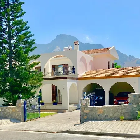 Casa Blanca Kyrenia *